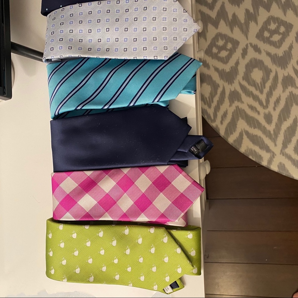 Bundle of ties